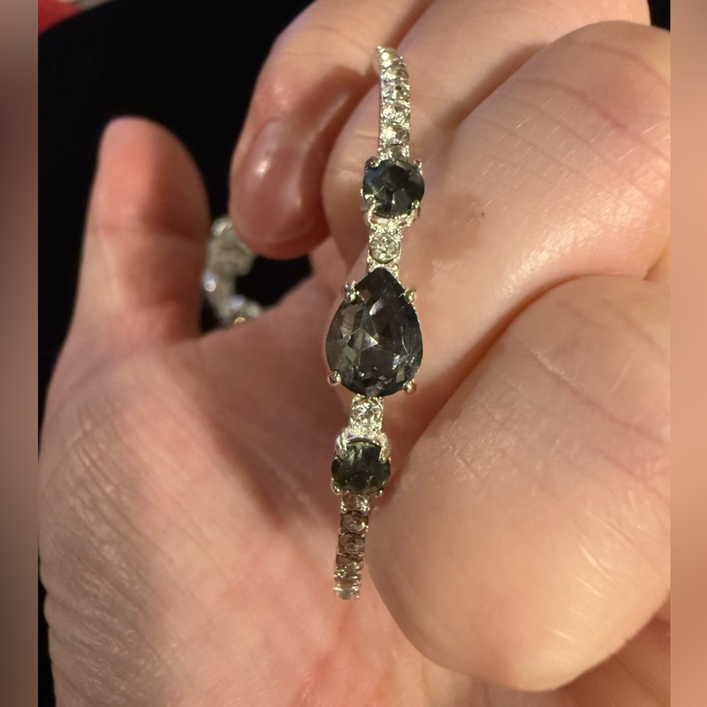 Dillards Bracelet and Matching Earrings - Picture 5 of 7